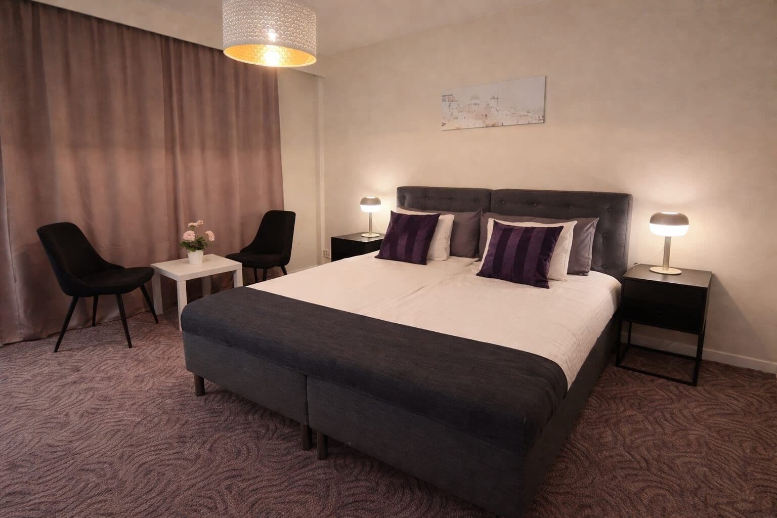 Dubbelrum för familj | Skrivbord, strykjärn/strykbräda och gratis wi-fi