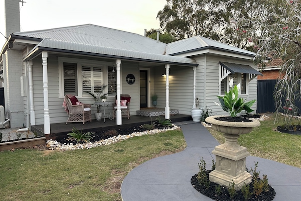 The veranda offers a cosy spot for a morning coffee, enjoying the morning sun.