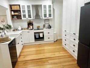 Fridge, microwave, oven, stovetop - Cosy Winter Escape | Fireplace and Country Charm (Bacchus Marsh)