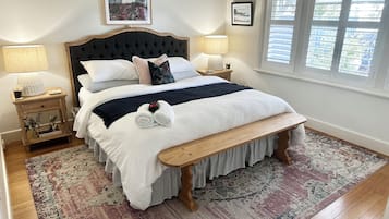 2 bedrooms, iron/ironing board, travel cot, free WiFi