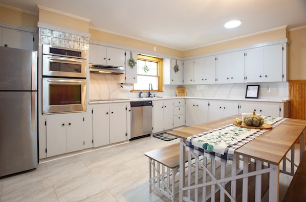 Microwave, oven, stovetop, dishwasher