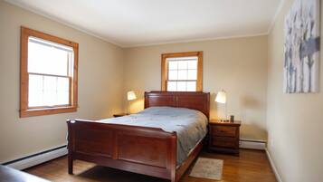 4 bedrooms, iron/ironing board, travel crib, WiFi