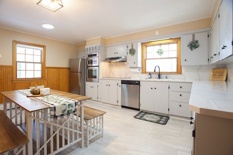 Dining. Charming 4-bedroom home with AC and WiFi close to downtown historic Honesdale