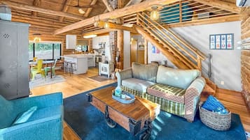 Smart TV, fireplace, DVD player, books