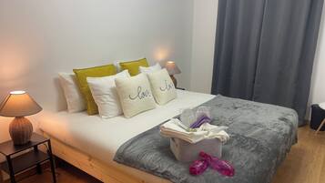 3 bedrooms, iron/ironing board, free WiFi, bed sheets