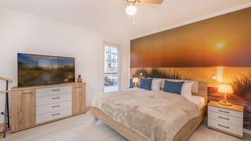 3 makuuhuonetta, tallelokero huoneessa, työpöytä, Wi-Fi