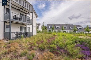 Unclassified image, 5 of 30, button