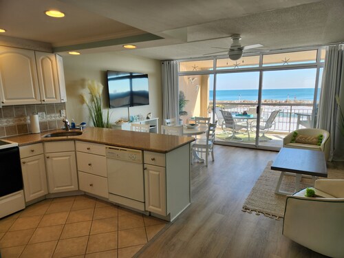Coastal Cottage Beachfront Condo