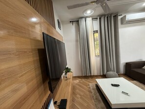 Living area - East Legon- Accra Cozy 2-Bedroom Apt with AC, back up electric &city view. (Accra)