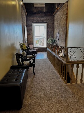 Interior - The Lodge at Old City Hall, Branner Room, Queen Bed (Jefferson City)