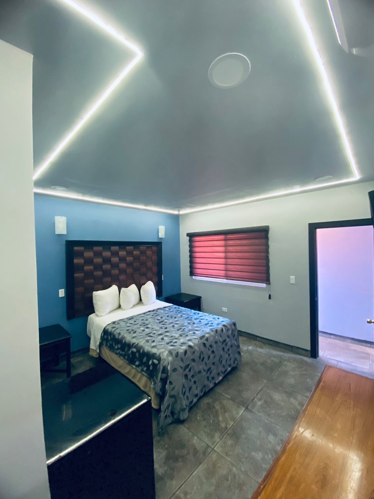 Comfort Room | Free WiFi