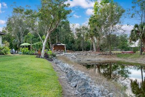 Property grounds - Cozy studio with Pool and Hot tub in charming Bonita Springs (Bonita Springs)
