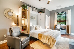 WiFi, bed sheets - Cozy studio with Pool and Hot tub in charming Bonita Springs (Bonita Springs)