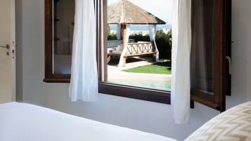 5 habitaciones, caja de seguridad en la habitación y escritorio