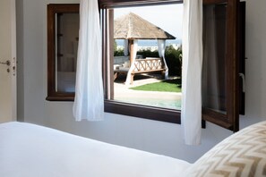5 bedrooms, in-room safe, desk, iron/ironing board - Can Calyssa: Luxury Villa Near City Center (Ibiza)