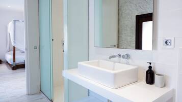 Shower, free toiletries, hair dryer, bathrobes