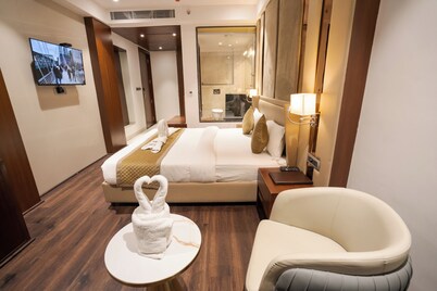 Aurea by The Wallflower Hotels