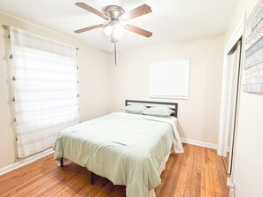 4 bedrooms, desk, iron/ironing board, WiFi