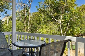 Property grounds - Sunshine beachNoosa,100m to Beach,RENO APRIL 25 (Sunshine Beach)