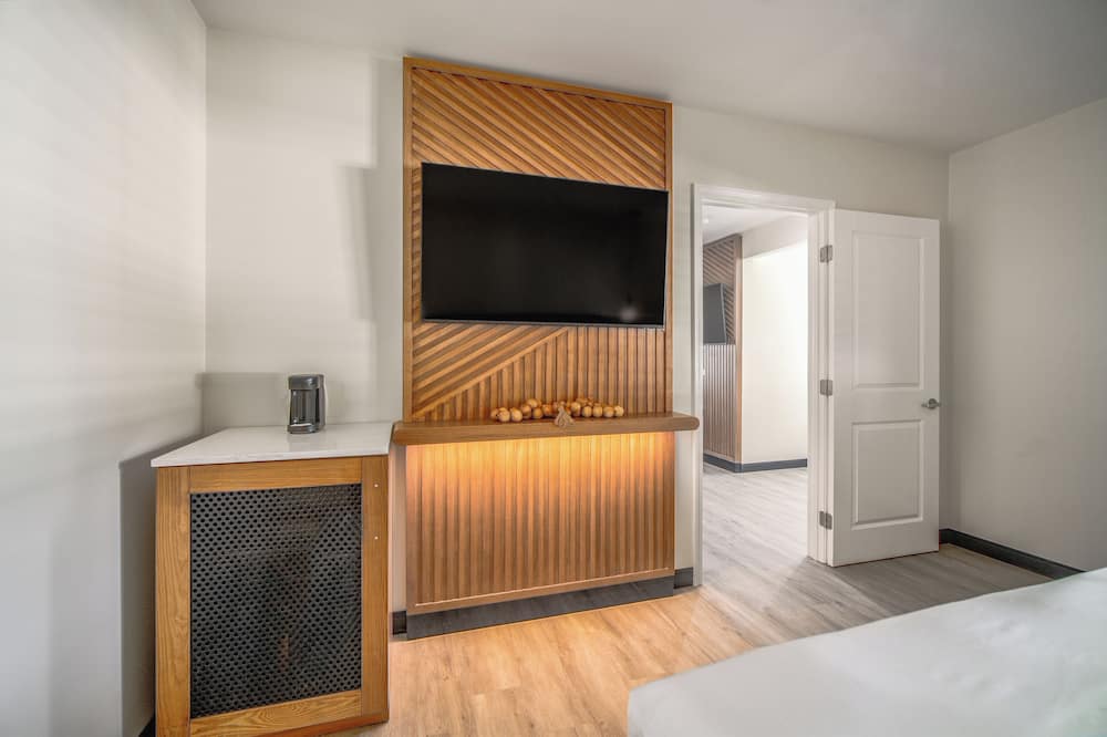 LYFE INN & SUITES by AGA- North Hollywood Universal Studios