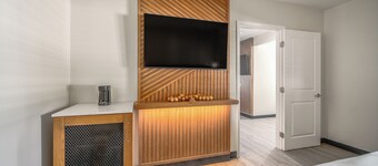 LYFE INN & SUITES by AGA- North Hollywood Universal Studios