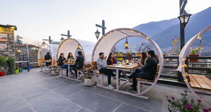 Fabhotel Rigzin Nest Cottage