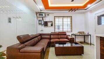 Coin salon dans le hall