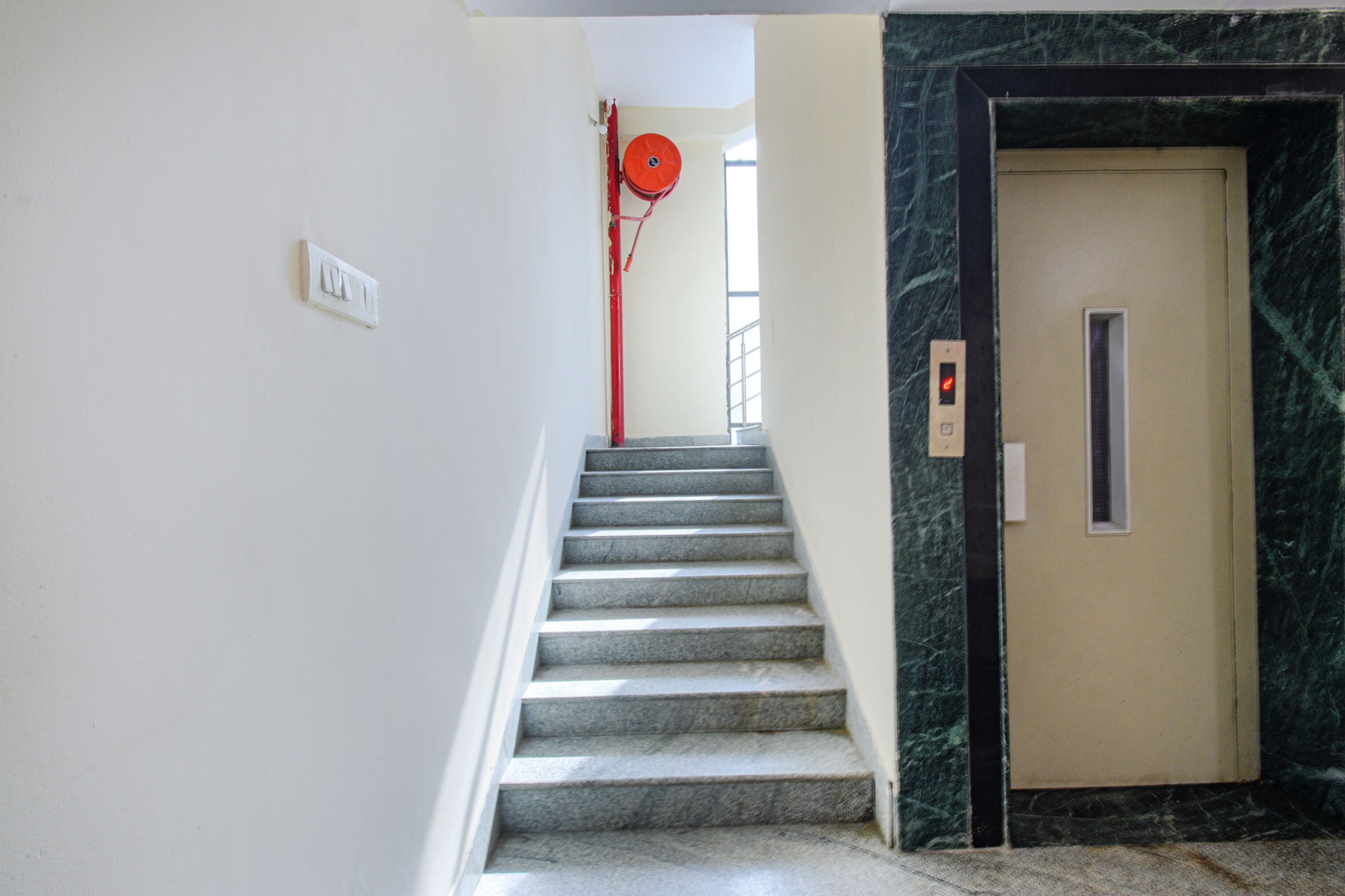 Foto - FabHotel N Residency - 350m from Yashoda Hospital, Hitech City