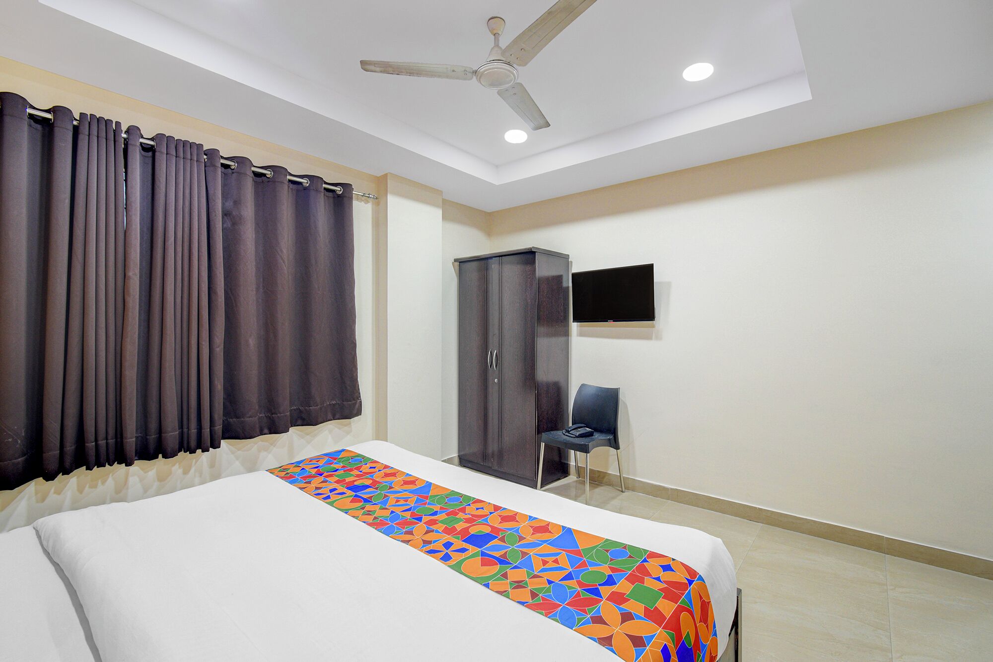 Egyptian cotton sheets, premium bedding, in-room safe