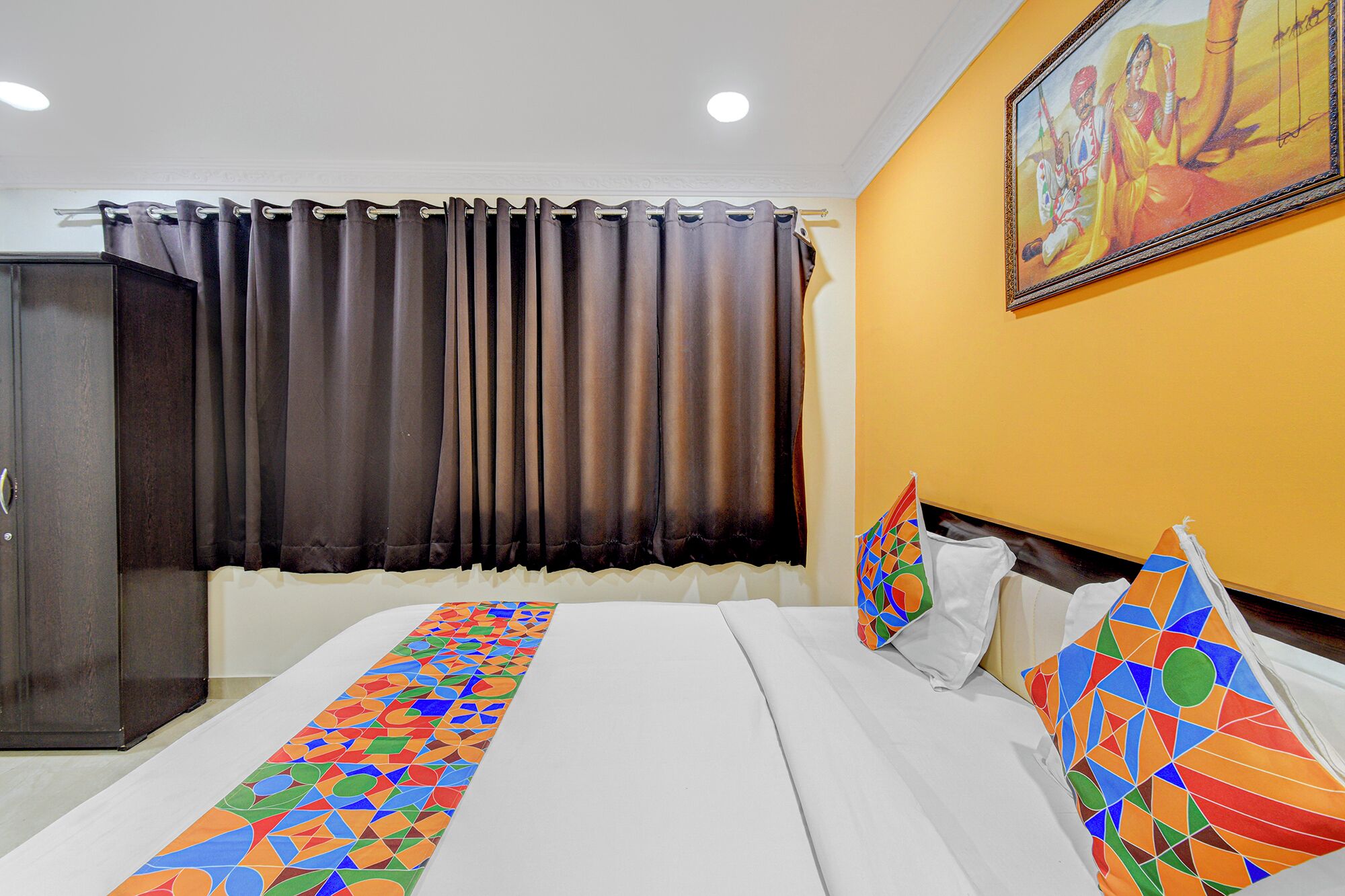 Egyptian cotton sheets, premium bedding, in-room safe