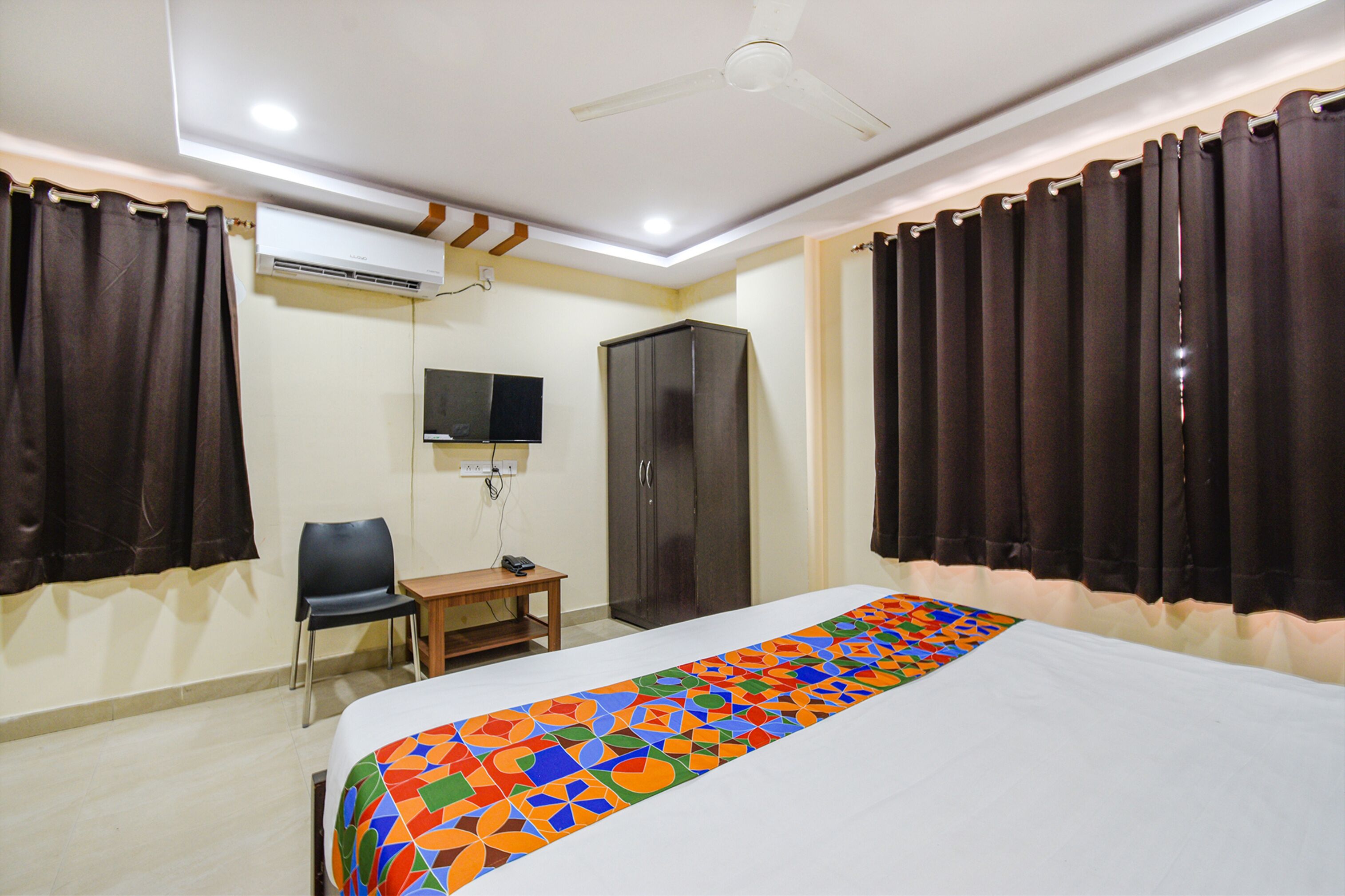 Foto - FabHotel N Residency - 350m from Yashoda Hospital, Hitech City