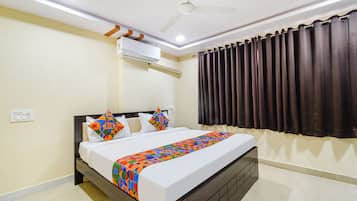Egyptian cotton sheets, premium bedding, in-room safe