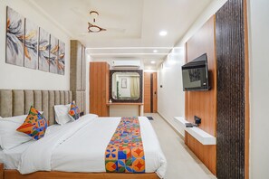 Deluxe Room | Egyptian cotton sheets, premium bedding, in-room safe, free WiFi - Fabhotel Shrinath Casa Inn (Goharganj)