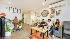 Khu tiếp khách ở sảnh