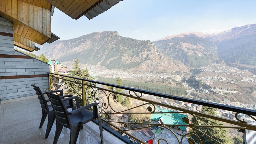 Fabhotel Anant Meadows