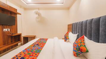 Egyptian cotton sheets, premium bedding, in-room safe
