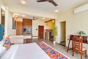 Egyptian cotton sheets, premium bedding, in-room safe - FabHotel Jingle Tree Resort Nr Arambol Beach (Arambol)