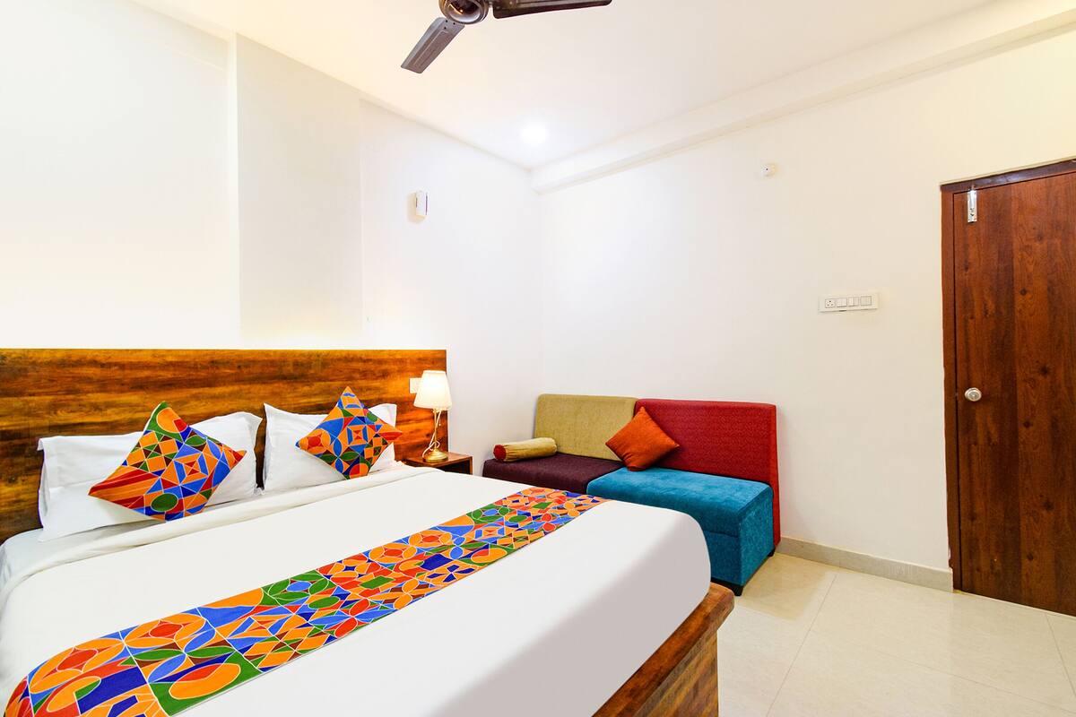 特級客房 | 埃及棉床單、高級寢具、房內夾萬、熨斗/熨衫板