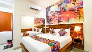 Deluxe Room | Egyptian cotton sheets, premium bedding, in-room safe