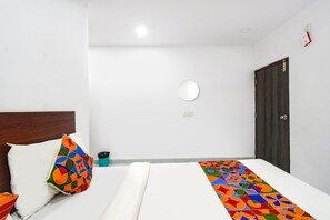 Egyptian cotton sheets, premium bedding, in-room safe