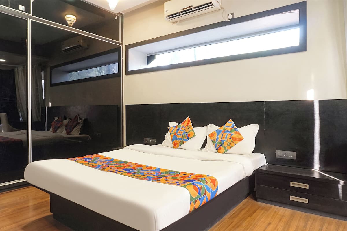 Executive Room | Egyptian cotton sheets, premium bedding, in-room safe