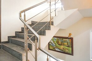 Lobby - Fabexpress Star Light (Pune)