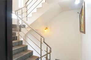 Lobby - Fabexpress Star Light (Pune)