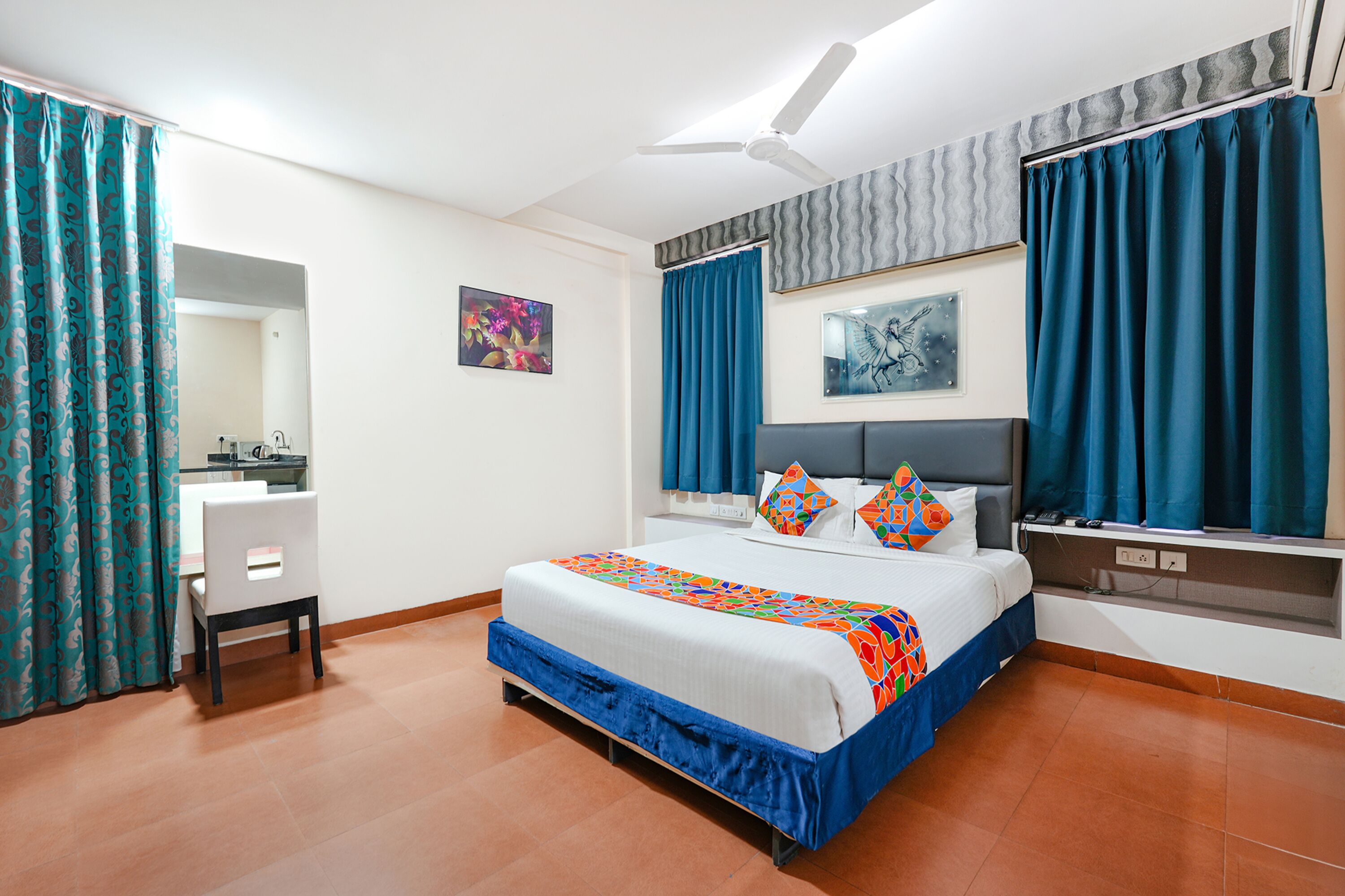 埃及棉床单、高档床上用品、客房内保险箱、熨斗/ 熨衣板