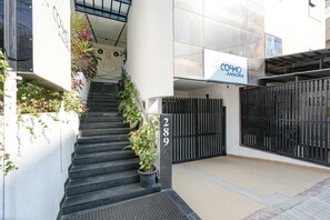 Entrada al alojamiento