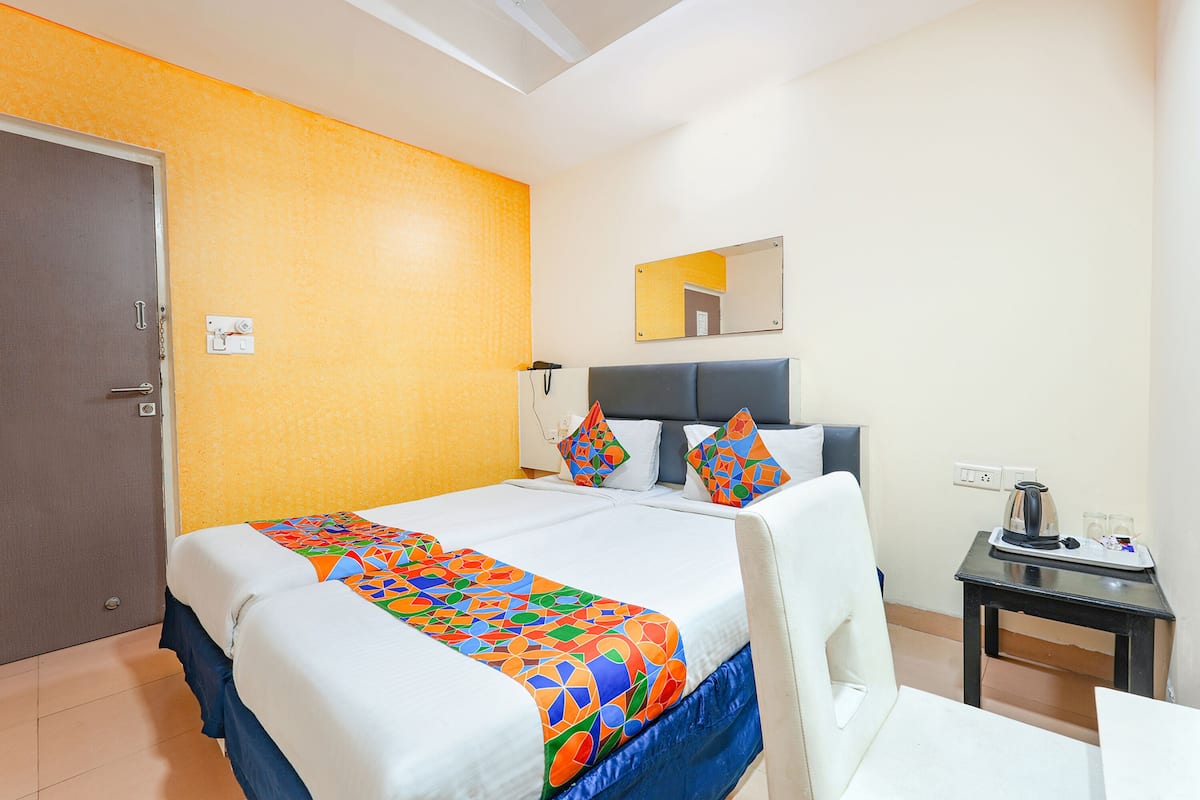 Deluxe Room | Egyptian cotton sheets, premium bedding, in-room safe