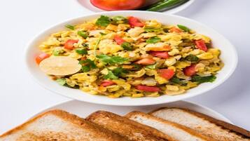 Café da manhã continental nos fins de semana (INR 300 por pessoa)