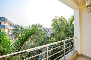Terrace/patio - Fabhotel Palm Paradise (Noida)