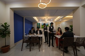Restaurant - Fabhotel Palm Paradise (Noida)