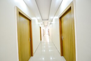 Lobby - Fabhotel Palm Paradise (Noida)